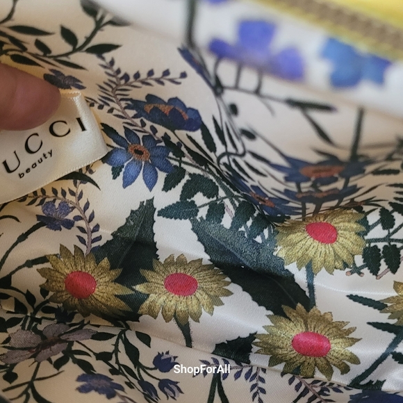 Gucci pouch converted in to shoulder bag or cross body - Picture 10 of 16